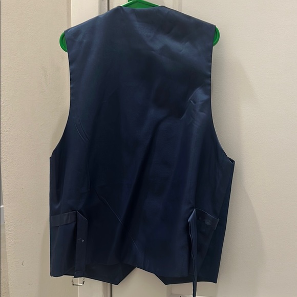 Boys 6 piece navy suit. Size 12. Only worn once. - Picture 10 of 13